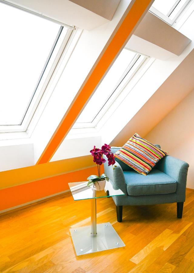 Backpacker Apartment Schoenbrunn Viena Exterior foto
